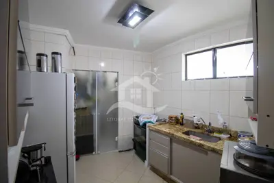 Apartamento - Amplo com 2 dormitórios (sendo 1 suite(s)) a 200,00 metros praia.