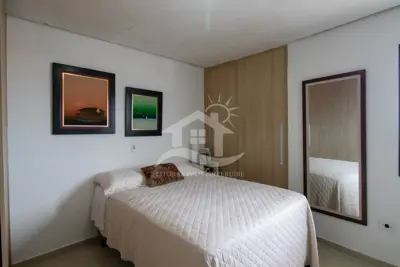 Apartamento - Amplo com 2 dormitórios (sendo 1 suite(s)) a 200,00 metros praia.