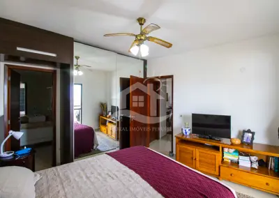 Apartamento - Amplo com 2 dormitórios (sendo 1 suite(s)) a 200,00 metros praia.