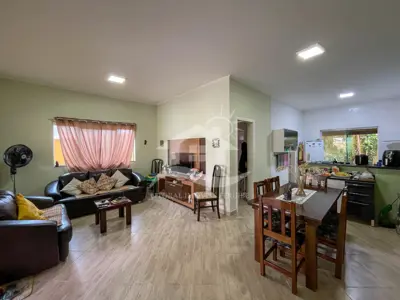 Casa - Sobrado com 3 dormitórios (sendo 3 suite(s)) a 1500 metros praia.