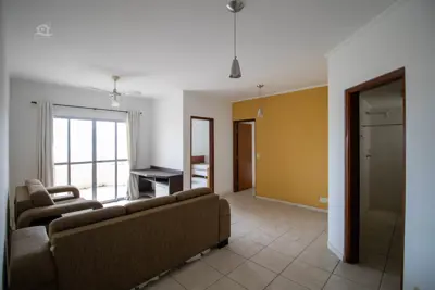 Apartamento - Alto com 2 dormitórios (sendo 1 suite(s)) a 800,00 metros praia.