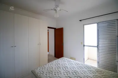 Apartamento - Alto com 2 dormitórios (sendo 1 suite(s)) a 800,00 metros praia.