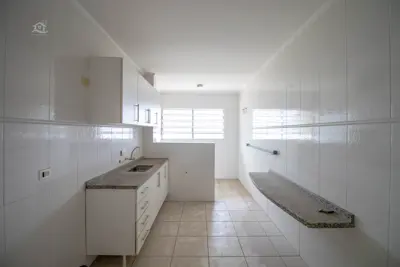 Apartamento - Alto com 2 dormitórios (sendo 1 suite(s)) a 800,00 metros praia.