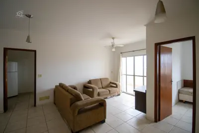 Apartamento - Alto com 2 dormitórios (sendo 1 suite(s)) a 800,00 metros praia.