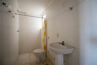 Apartamento - Alto com 2 dormitórios (sendo 1 suite(s)) a 800,00 metros praia.