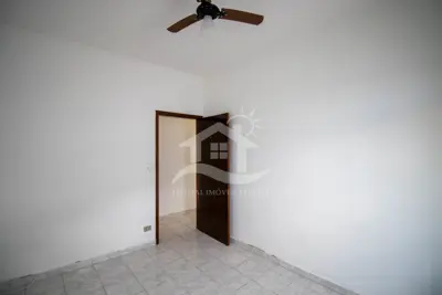 Casa - Térrea com 2 dormitórios (sendo 1 suite(s)) a 800,00 metros praia.