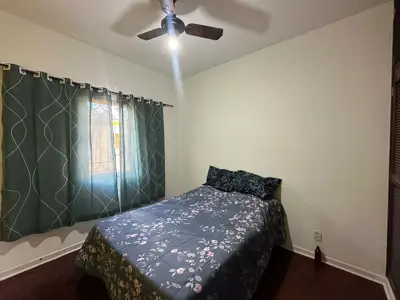 Casa - Térrea com 3 quartos (sendo 0 suite(s)) a 150,00 metros praia.