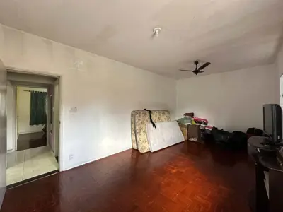 Casa - Térrea com 3 quartos (sendo 0 suite(s)) a 150,00 metros praia.