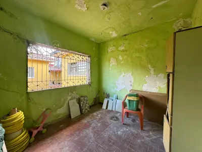 Casa - Térrea com 3 quartos (sendo 0 suite(s)) a 150,00 metros praia.