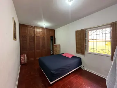 Casa - Térrea com 3 quartos (sendo 0 suite(s)) a 150,00 metros praia.