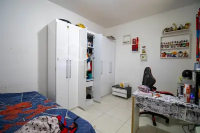 Casa - Sobrado com 4 dormitórios (sendo 2 suite(s)) a 100,00 metros praia.