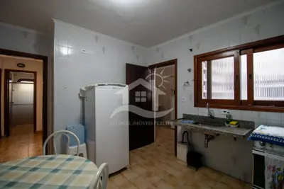 Apartamento - Amplo com 3 dormitórios (sendo 1 suite(s)) a 400,00 metros praia.