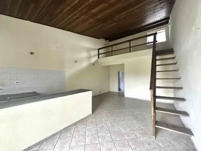 Kitnet - Ampla com 1 quartos (sendo 0 suite(s)) a 1,00 metros praia.