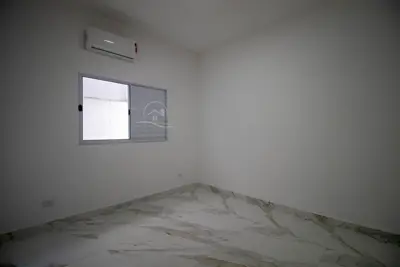 Casa - Sobrado com 3 quartos (sendo 2 suite(s)) a 100,00 metros praia.
