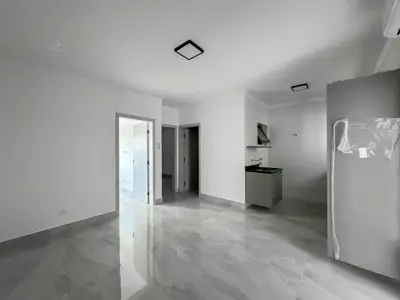 Apartamento - Amplo com 2 quartos (sendo 0 suite(s)) a 600,00 metros praia.