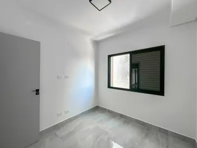 Apartamento - Amplo com 2 quartos (sendo 0 suite(s)) a 600,00 metros praia.
