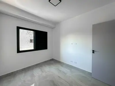 Apartamento - Amplo com 2 quartos (sendo 0 suite(s)) a 600,00 metros praia.
