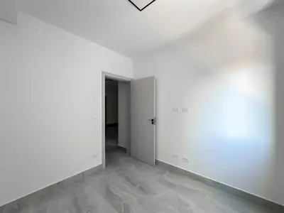 Apartamento - Amplo com 2 quartos (sendo 0 suite(s)) a 600,00 metros praia.