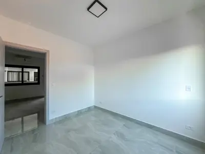 Apartamento - Amplo com 2 quartos (sendo 0 suite(s)) a 600,00 metros praia.