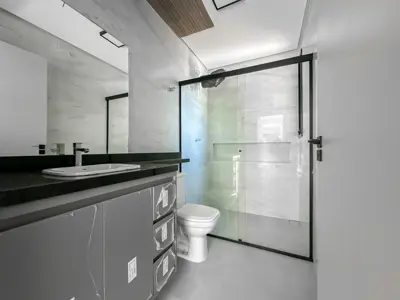 Apartamento - Amplo com 2 quartos (sendo 0 suite(s)) a 600,00 metros praia.