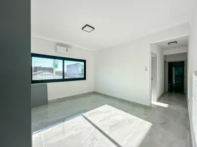 Apartamento - Amplo com 2 quartos (sendo 0 suite(s)) a 600,00 metros praia.