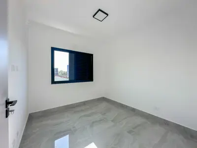 Apartamento - Amplo com 2 quartos (sendo 0 suite(s)) a 600,00 metros praia.