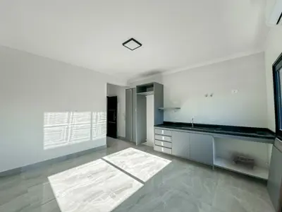 Apartamento - Amplo com 2 quartos (sendo 0 suite(s)) a 600,00 metros praia.