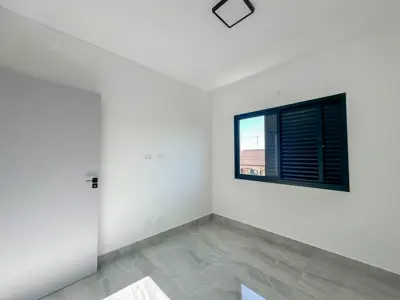 Apartamento - Amplo com 2 quartos (sendo 0 suite(s)) a 600,00 metros praia.