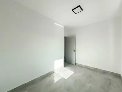 Apartamento - Amplo com 2 quartos (sendo 0 suite(s)) a 600,00 metros praia.