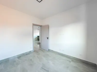 Apartamento - Amplo com 2 quartos (sendo 0 suite(s)) a 600,00 metros praia.