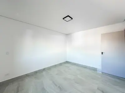 Apartamento - Amplo com 2 quartos (sendo 0 suite(s)) a 600,00 metros praia.