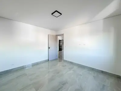 Apartamento - Amplo com 2 quartos (sendo 0 suite(s)) a 600,00 metros praia.