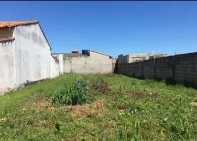Terreno - Amplo com  quartos  a 1,50 metros praia.