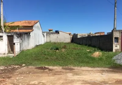 Terreno - Amplo com  quartos  a 1,50 metros praia.