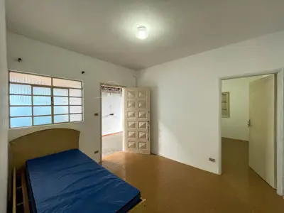 Casa - Térrea com 2 dormitórios (sendo 1 suite(s)) a 800,00 metros praia.