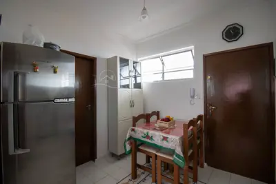 Apartamento - Alto com 1 dormitórios (sendo 0 suite(s)) a 300,00 metros praia.