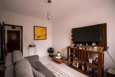 Apartamento - Alto com 1 dormitórios (sendo 0 suite(s)) a 300,00 metros praia.