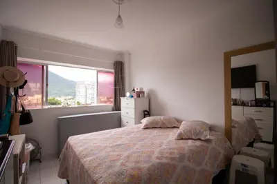 Apartamento - Alto com 1 dormitórios (sendo 0 suite(s)) a 300,00 metros praia.