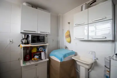 Apartamento - Alto com 1 dormitórios (sendo 0 suite(s)) a 300,00 metros praia.