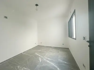 Casa - Térrea com piscina com 3 quartos (sendo 3 suite(s)) a 1000,00 metros praia.