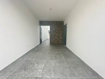 Casa - Térrea com piscina com 3 quartos (sendo 3 suite(s)) a 1000,00 metros praia.