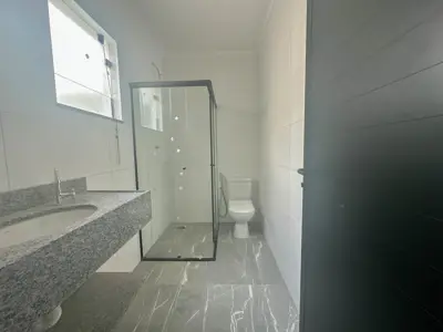 Casa - Térrea com piscina com 3 quartos (sendo 3 suite(s)) a 1000,00 metros praia.