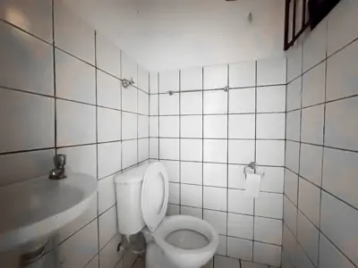 Salão - Galpão com  quartos  a 1200,00 metros praia.