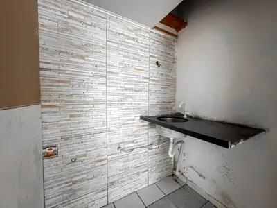 Salão - Galpão com  quartos  a 1200,00 metros praia.