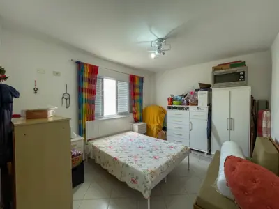 Casa - Sobrado com 4 quartos (sendo 4 suite(s)) a 500,00 metros praia.