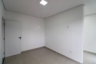 Casa - Térrea com 3 dormitórios (sendo 3 suite(s)) a 2000,00 metros praia.