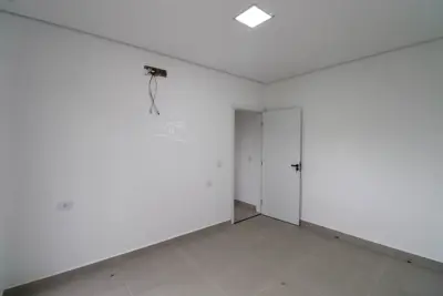 Casa - Térrea com 3 dormitórios (sendo 3 suite(s)) a 2000,00 metros praia.