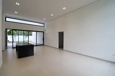 Casa - Térrea com 3 dormitórios (sendo 3 suite(s)) a 2000,00 metros praia.