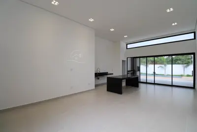 Casa - Térrea com 3 dormitórios (sendo 3 suite(s)) a 2000,00 metros praia.