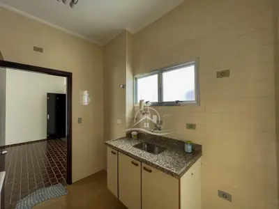 Apartamento - Amplo com 3 quartos (sendo 1 suite(s)) a 50,00 metros praia.